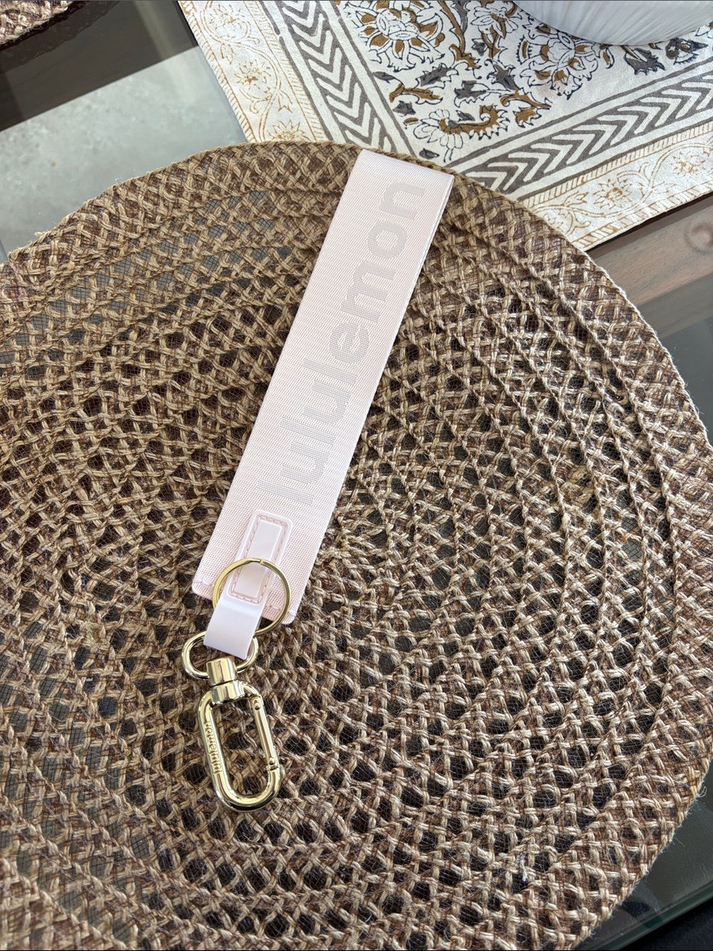 lululemon blush pink never lost key hain